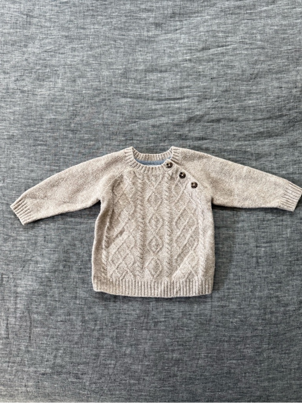 Old Navy beige cable knit sweater
